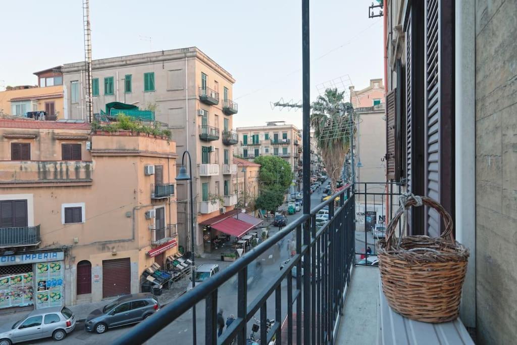 La Casuzza Del Borgo - Porto - Politeama Apartment Palermo Exterior photo